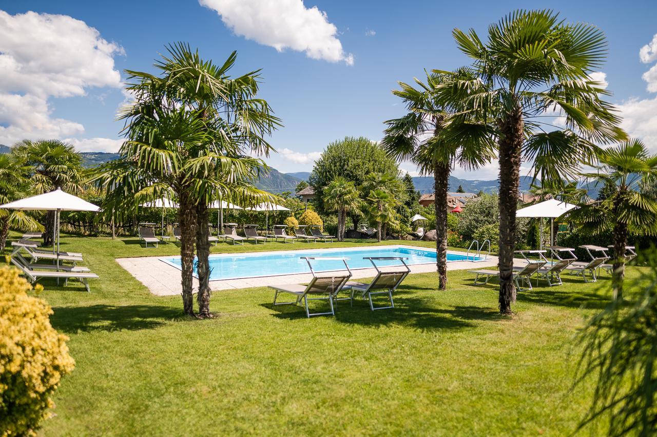 Hotel Mandelhof Appiano Sulla Strada Del Vino Exterior photo