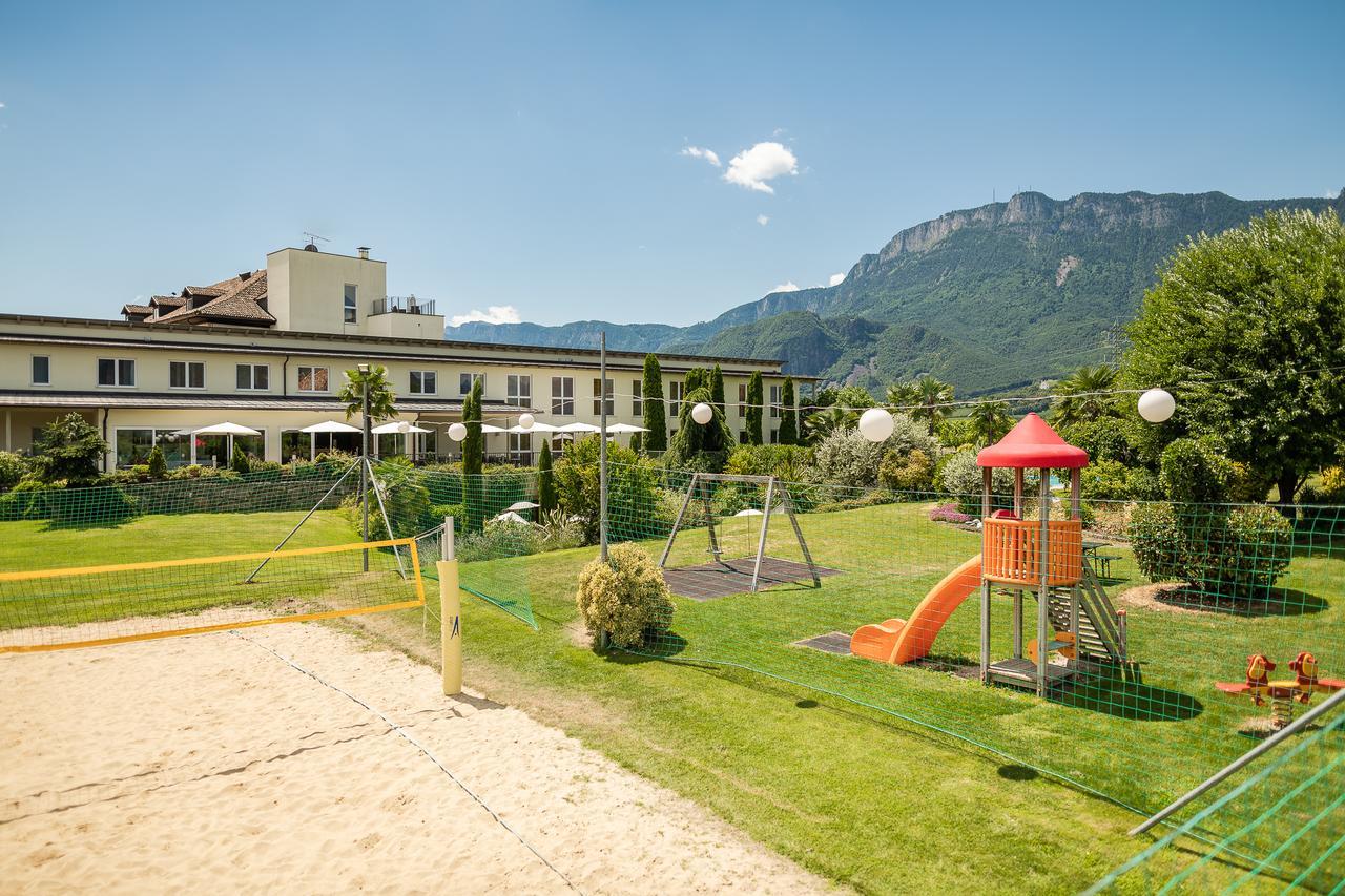 Hotel Mandelhof Appiano Sulla Strada Del Vino Exterior photo